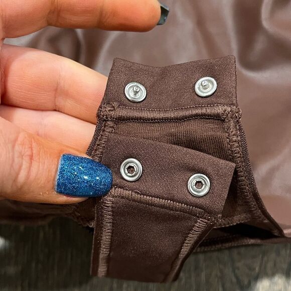 NWT Skims Faux Leather Sporty High Neck Bodysuit Sleeveless Thong Back Cocoa XXS - Picture 4 of 5